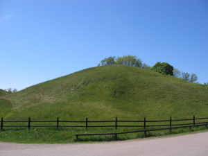 This was the women's mound - only women were buried here